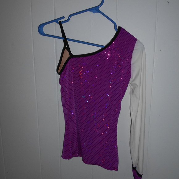 One Sleeved Shirt  Small Adult  New - Picture 3 of 3
